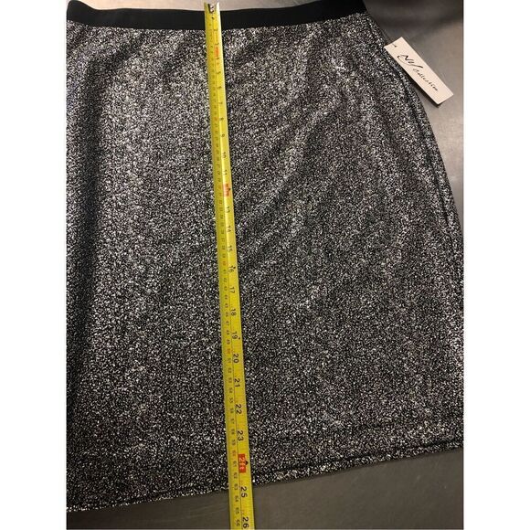 NY Collection Women’s Black and Silver Knee Length Elegant Skirt Size L NWT - Picture 4 of 5